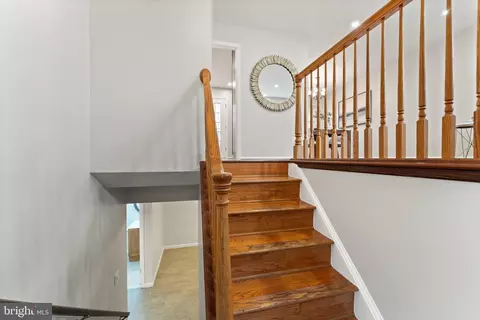 Entry Way - 7265 Linden Tree Ln, Springfield, VA 22152 photo 1 of 3