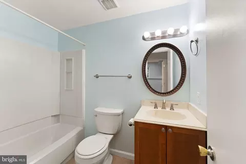 Bath - 7265 Linden Tree Ln, Springfield, VA 22152 photo 2 of 2