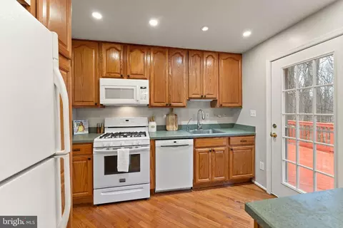 Kitchen - 7265 Linden Tree Ln, Springfield, VA 22152 photo 3 of 3