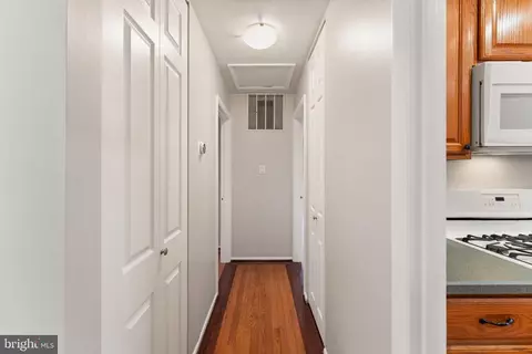 Entry Way - 7265 Linden Tree Ln, Springfield, VA 22152 photo 3 of 3