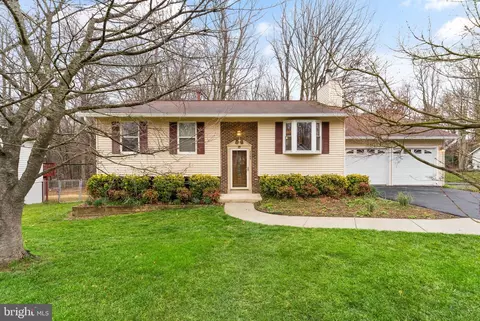 Exterior - 7265 Linden Tree Ln, Springfield, VA 22152 photo 3 of 17