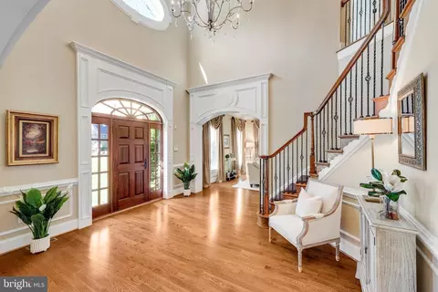 Entry Way - 817 Carrie Ct, Mclean, VA 22101 photo 2 of 5