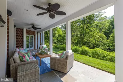 Exterior - 817 Carrie Ct, Mclean, VA 22101 photo 11 of 11