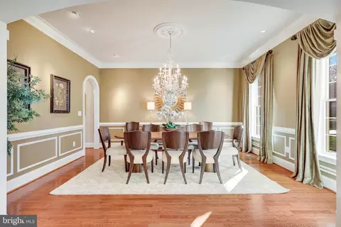 Dining - 817 Carrie Ct, Mclean, VA 22101 photo 3 of 4