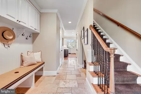 Entry Way - 817 Carrie Ct, Mclean, VA 22101 photo 3 of 5