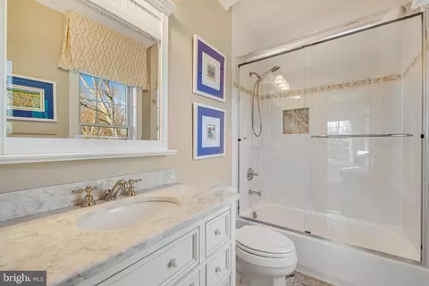 Bath - 817 Carrie Ct, Mclean, VA 22101 photo 10 of 11