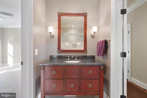 Bath - 817 Carrie Ct, Mclean, VA 22101 photo 9 of 11