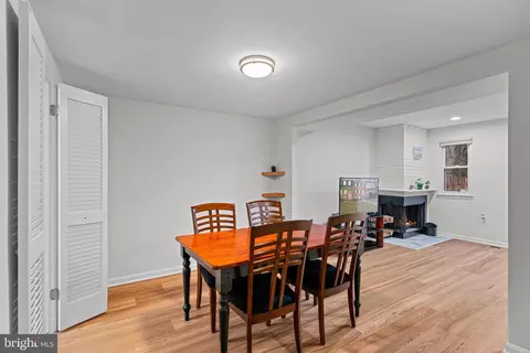 Kitchen - 5865 Banning Pl, Burke, VA 22015 photo 4 of 4