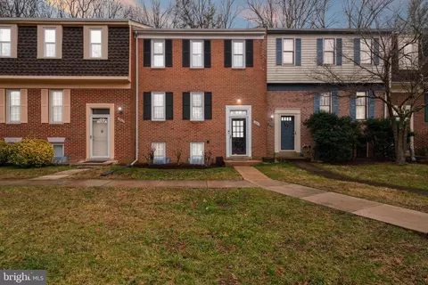 Exterior - 5865 Banning Pl, Burke, VA 22015 photo 4 of 4