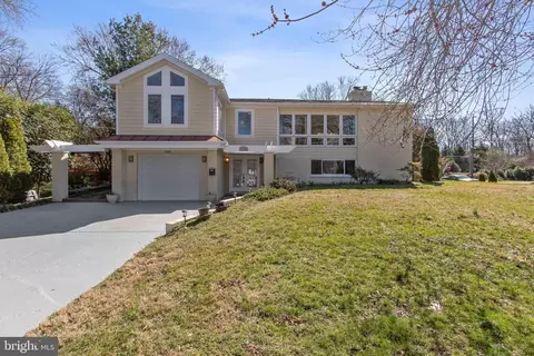 5725 Clarence Ave, Alexandria, VA 22311