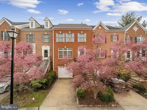 13111 Ashnut Ln, Herndon, VA 20171