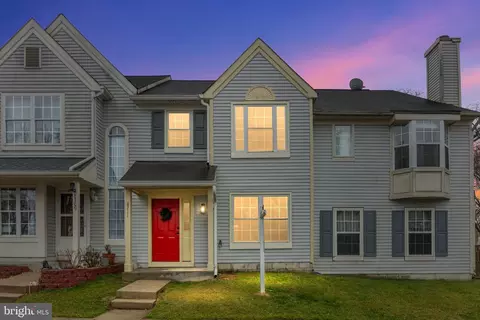 8711 Village Green Ct, Alexandria, VA 22309