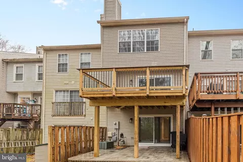 Exterior - 9124 Blarney Stone Dr, Springfield, VA 22152 photo 7 of 10