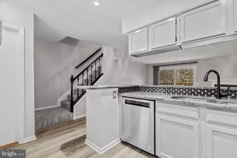 Kitchen - 9124 Blarney Stone Dr, Springfield, VA 22152 photo 5 of 5