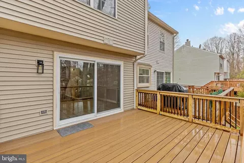 Exterior - 9124 Blarney Stone Dr, Springfield, VA 22152 photo 4 of 10