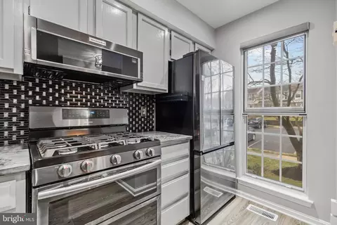 Kitchen - 9124 Blarney Stone Dr, Springfield, VA 22152 photo 1 of 5