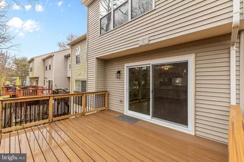 Exterior - 9124 Blarney Stone Dr, Springfield, VA 22152 photo 5 of 10