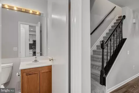 Bath - 9124 Blarney Stone Dr, Springfield, VA 22152 photo 1 of 5