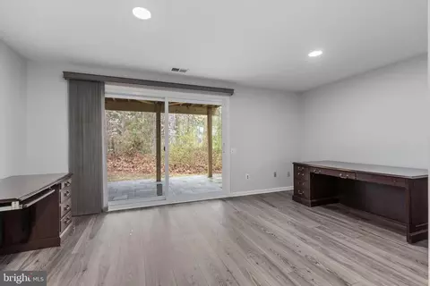 Living - 9124 Blarney Stone Dr, Springfield, VA 22152 photo 1 of 1