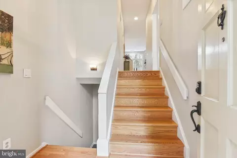 11558 Hemingway Dr, Reston, VA 20194 photo 3