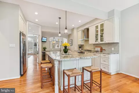 11558 Hemingway Dr, Reston, VA 20194 photo 9