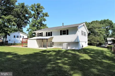 Exterior - 7603 Devries Dr, Lorton, VA 22079 photo 10 of 12