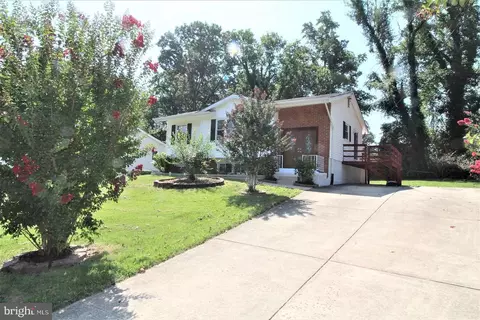 Exterior - 7603 Devries Dr, Lorton, VA 22079 photo 4 of 12