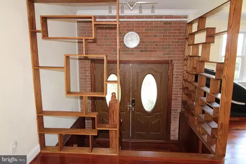 Entry Way - 7603 Devries Dr, Lorton, VA 22079 photo 1 of 2