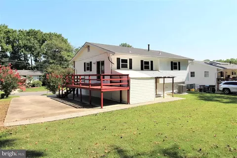 Exterior - 7603 Devries Dr, Lorton, VA 22079 photo 7 of 12