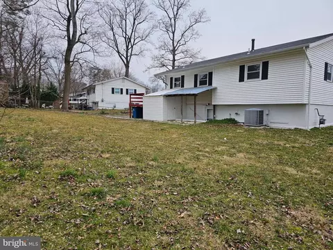Exterior - 7603 Devries Dr, Lorton, VA 22079 photo 8 of 12