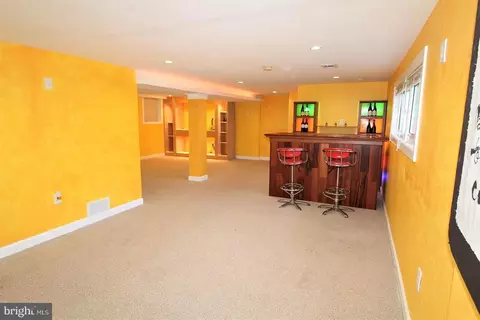 Living - 7603 Devries Dr, Lorton, VA 22079 photo 1 of 2