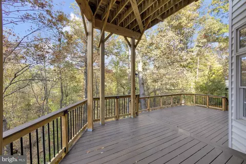Exterior - 1553 Dominion Hill Ct, Mclean, VA 22101 photo 15 of 20