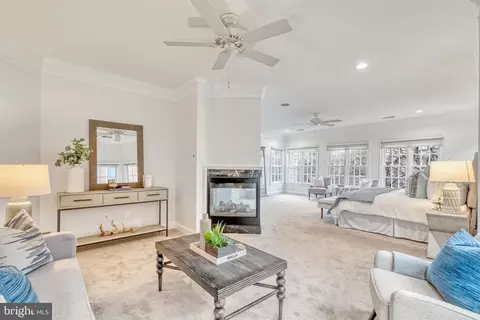 Living - 1553 Dominion Hill Ct, Mclean, VA 22101 photo 10 of 17