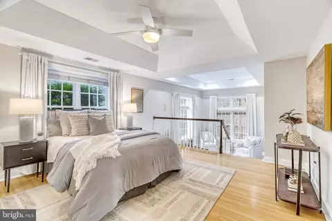 Bedroom - 1553 Dominion Hill Ct, Mclean, VA 22101 photo 5 of 6