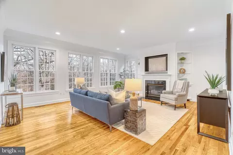 Living - 1553 Dominion Hill Ct, Mclean, VA 22101 photo 7 of 17