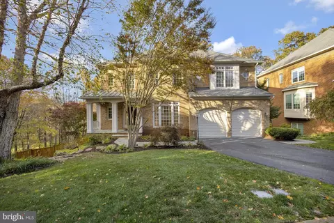 Exterior - 1553 Dominion Hill Ct, Mclean, VA 22101 photo 2 of 20