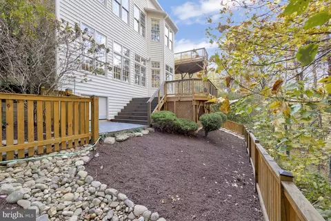 Exterior - 1553 Dominion Hill Ct, Mclean, VA 22101 photo 16 of 20