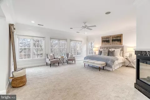Bedroom - 1553 Dominion Hill Ct, Mclean, VA 22101 photo 4 of 6