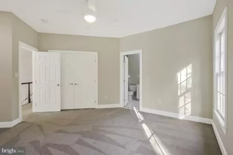 Living - 1553 Dominion Hill Ct, Mclean, VA 22101 photo 14 of 17