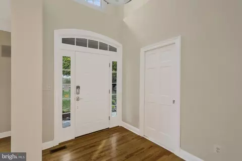 Entry Way - 1553 Dominion Hill Ct, Mclean, VA 22101 photo 1 of 11