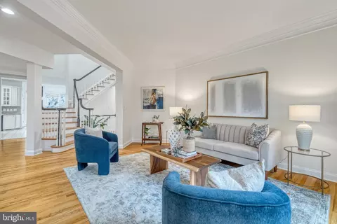 Living - 1553 Dominion Hill Ct, Mclean, VA 22101 photo 2 of 17