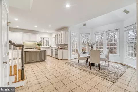 Kitchen - 1553 Dominion Hill Ct, Mclean, VA 22101 photo 7 of 11