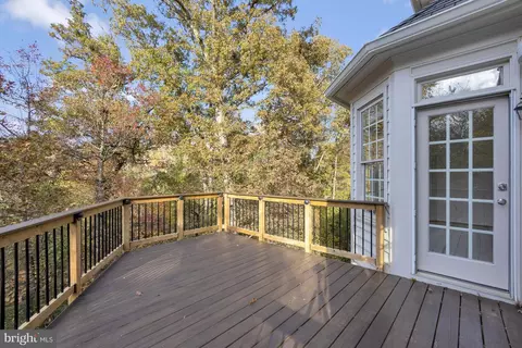 Exterior - 1553 Dominion Hill Ct, Mclean, VA 22101 photo 12 of 20