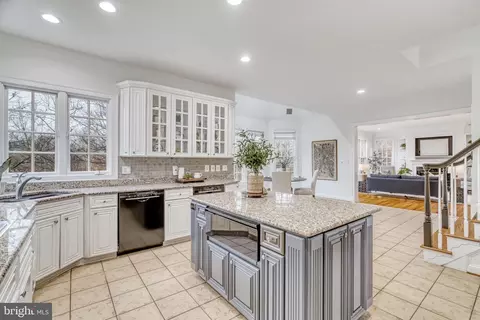 Kitchen - 1553 Dominion Hill Ct, Mclean, VA 22101 photo 2 of 11
