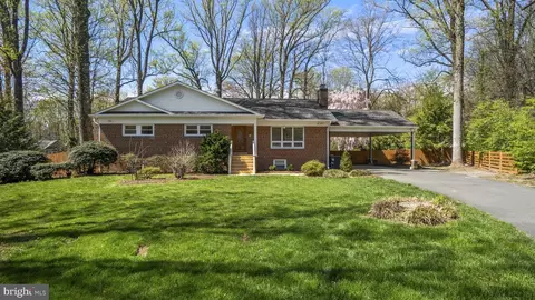 11719 Briggs Ct, Fairfax, VA 22030