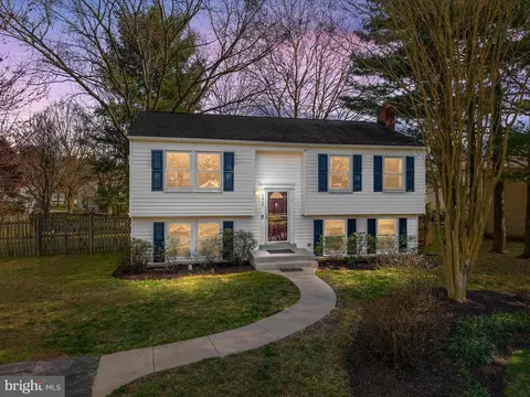2457 Keele Dr, Herndon, VA 20171
