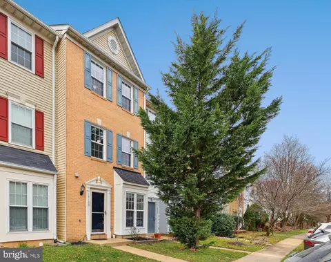 13109 Quail Creek Ln, Fairfax, VA 22033