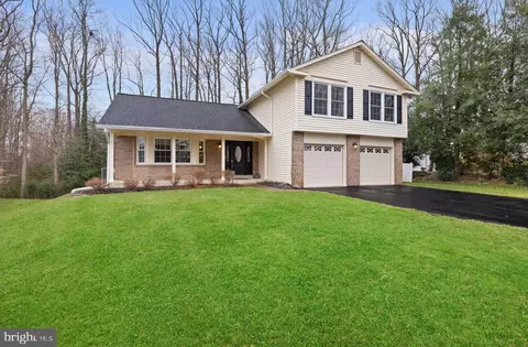 9710 Turnbuckle Dr, Burke, VA 22015