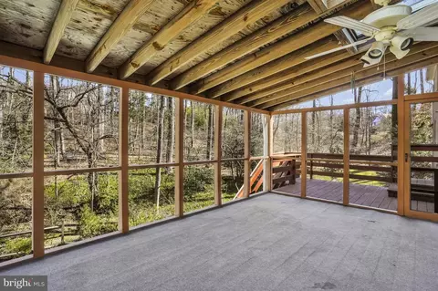 Exterior - 937 Mackall Ave, Mclean, VA 22101 photo 3 of 8