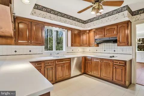 Kitchen - 937 Mackall Ave, Mclean, VA 22101 photo 2 of 3